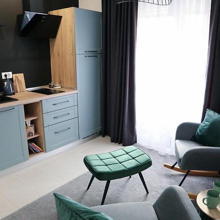 Flora Studio Apartments Korenica Eksteriør billede