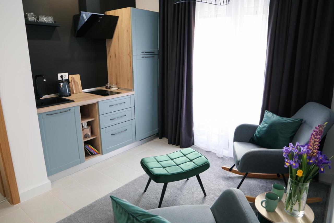 Flora Studio Apartments Korenica Eksteriør billede